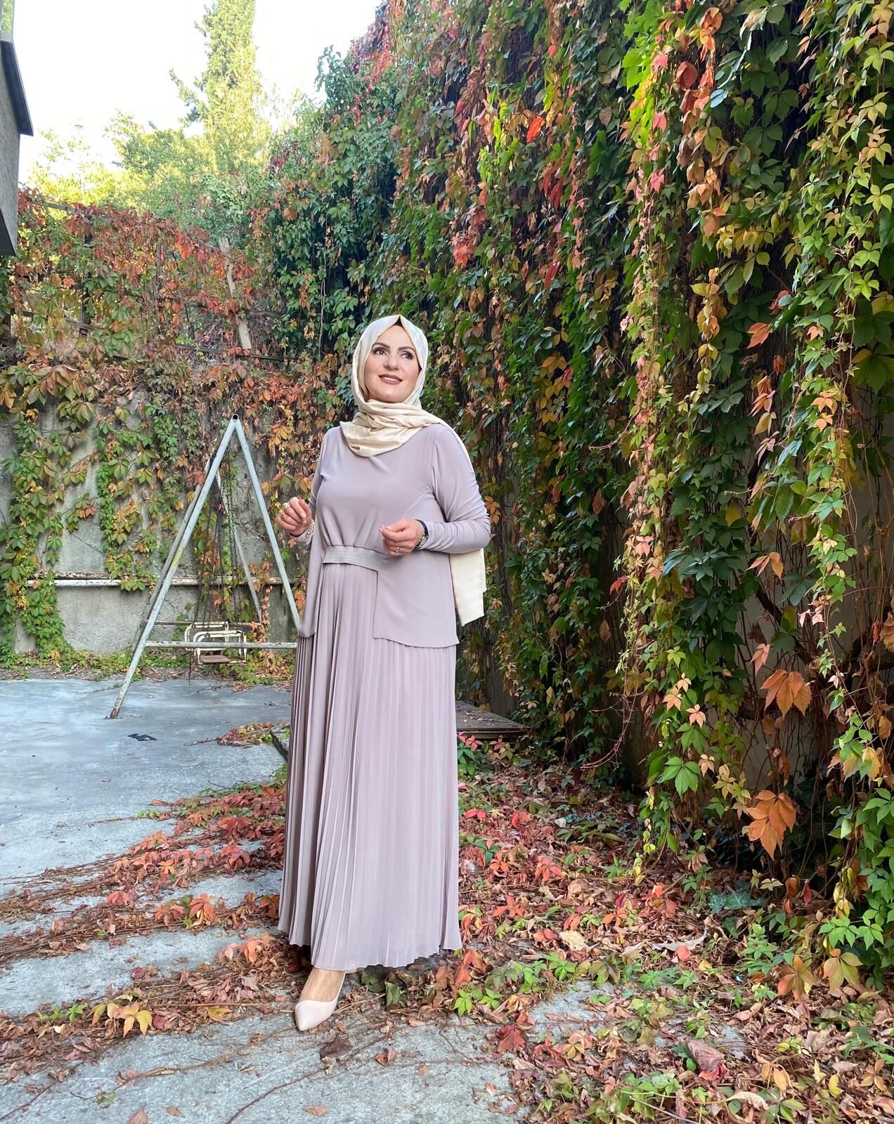 RİBANA DETAYLI ELBİSE