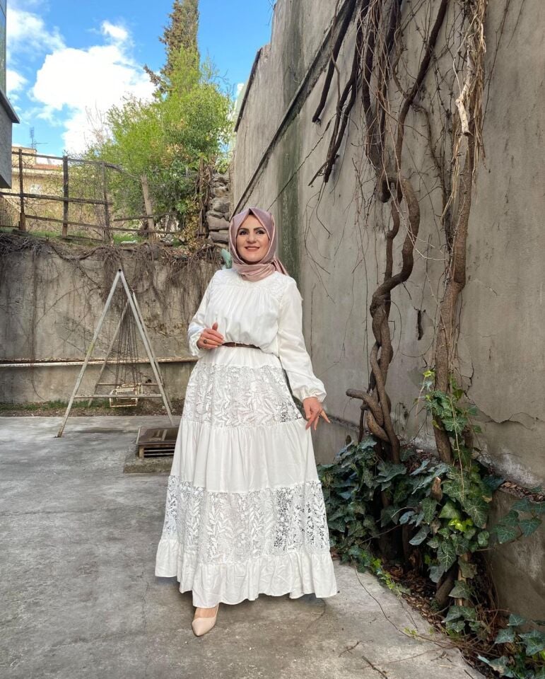 Dantel ekru elbise