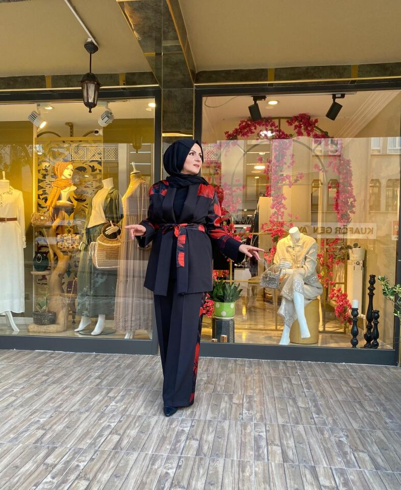 YANI ÇİÇEK DESENLİ PANTOLON