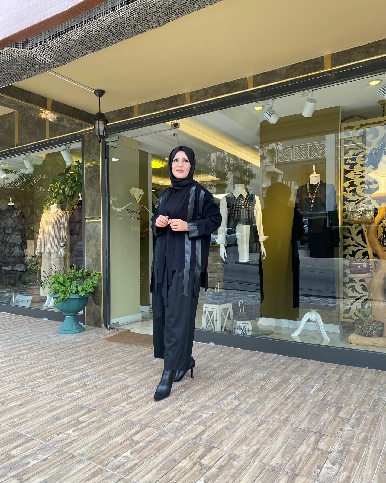 ÖNDEN BAĞLAMALI SAÇAKLI CEKET