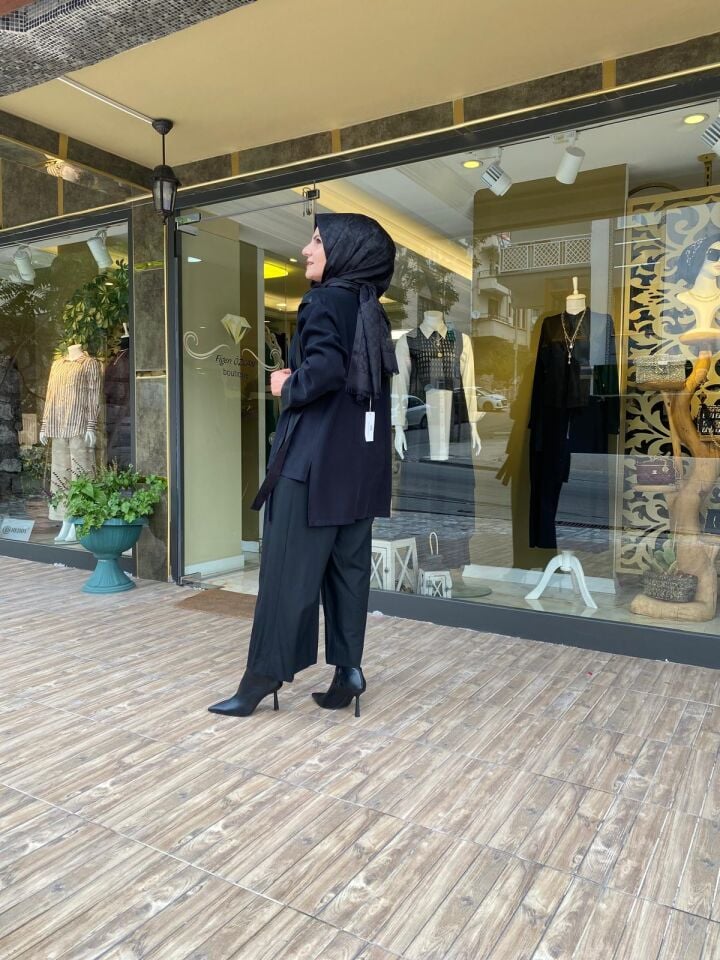 ÖNDEN BAĞLAMALI SAÇAKLI CEKET