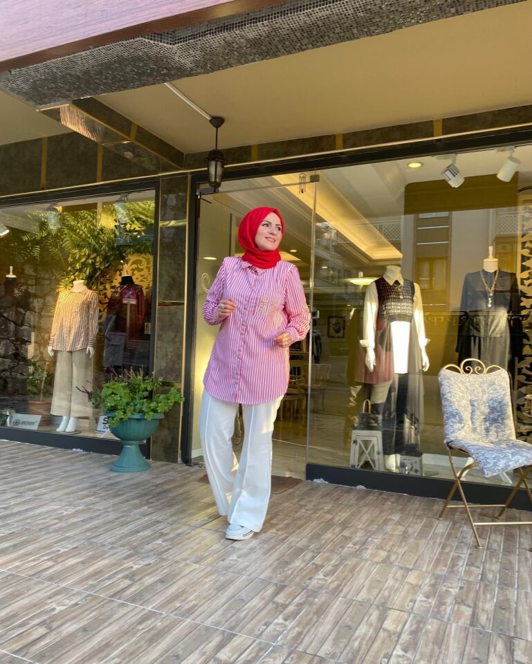 KIRMIZI ÇİZGİLİ GÖMLEK