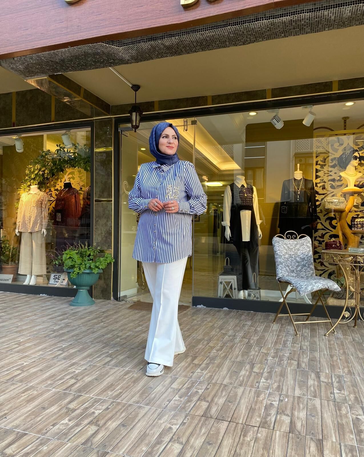 LACİVERT ÇİZGİLİ GÖMLEK