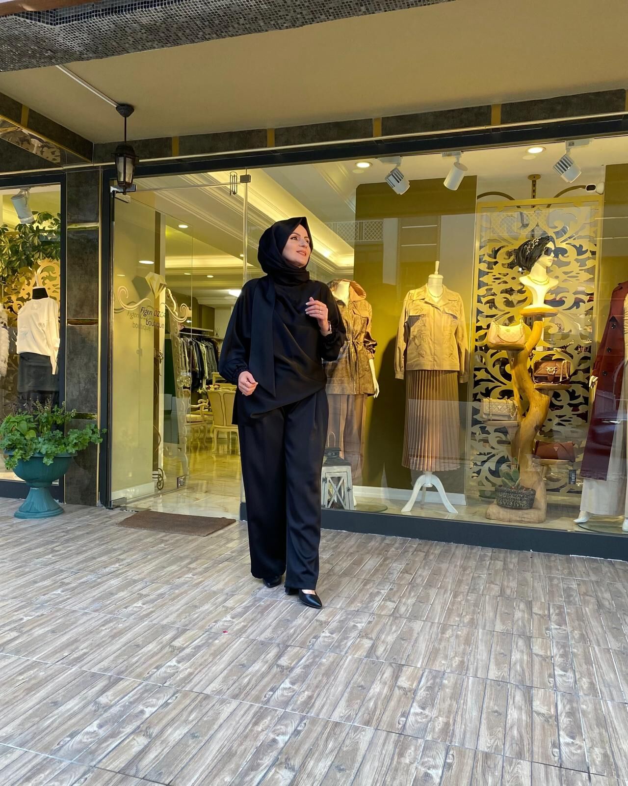 VALORİA SATEN TAKIM