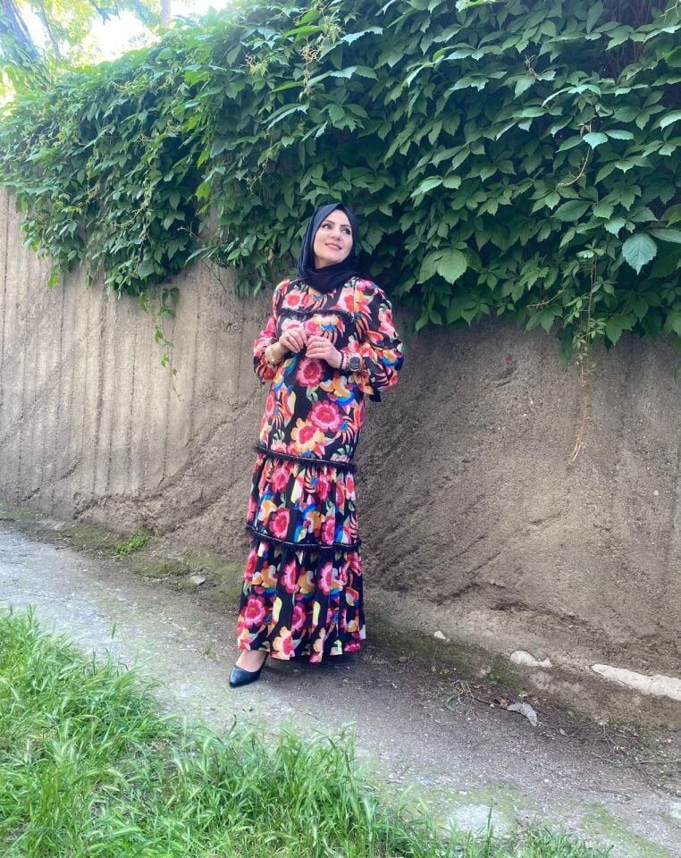 Straıght lıne flower desen elbise