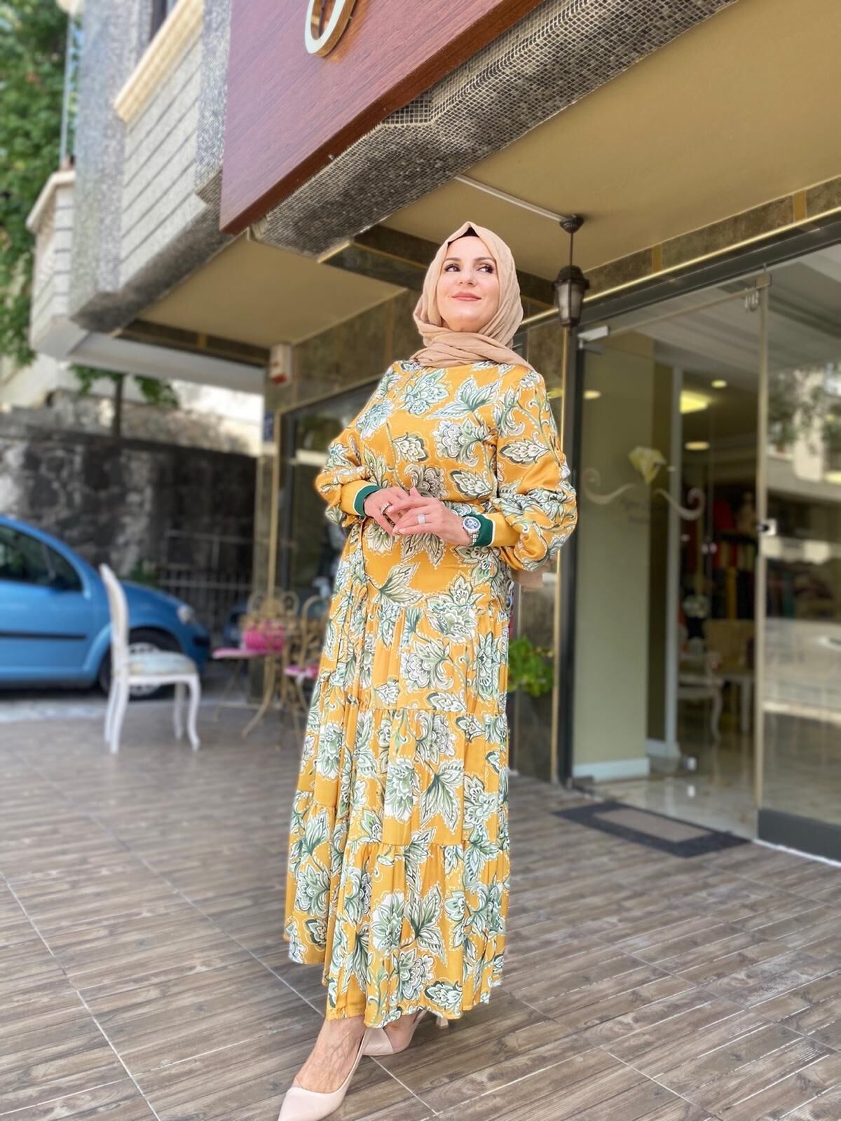 ÇİÇEK DESENLİ ELBİSE