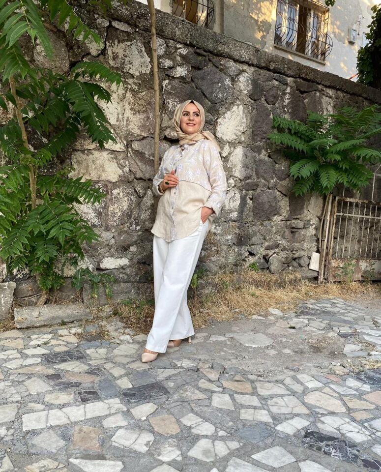 İŞLEMELİ GÖMLEK