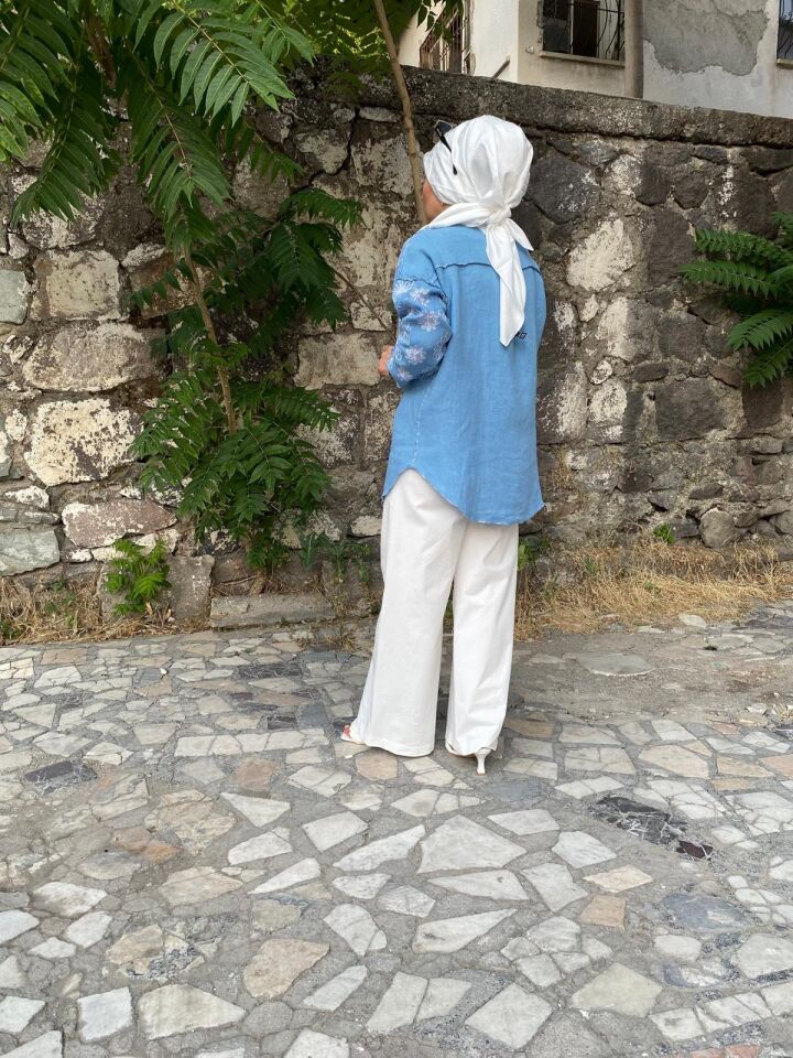 İŞLEMELİ GÖMLEK